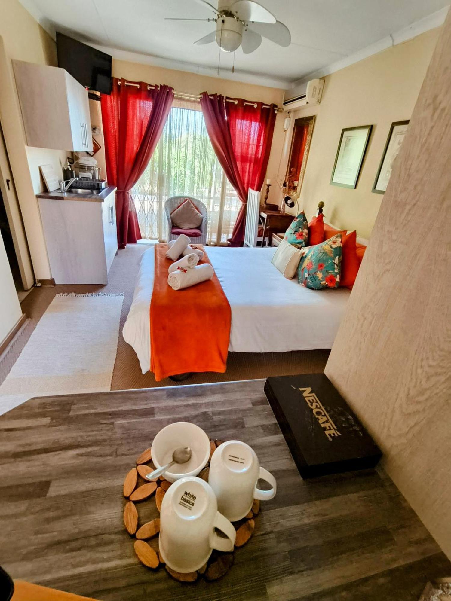 La Boheme Gastehuis Bloemfontein Bilik gambar
